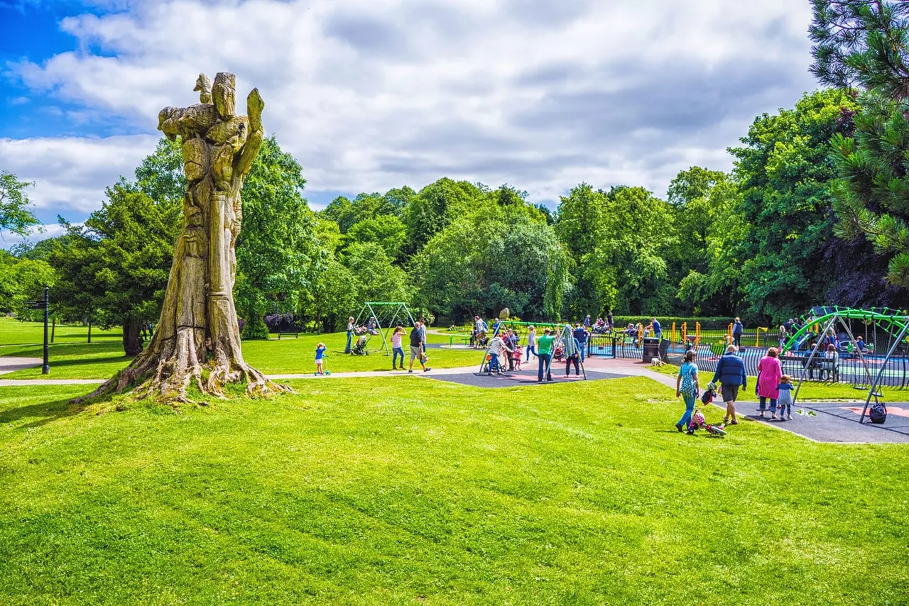 Children's outdoor activities at Pavilion Gardens