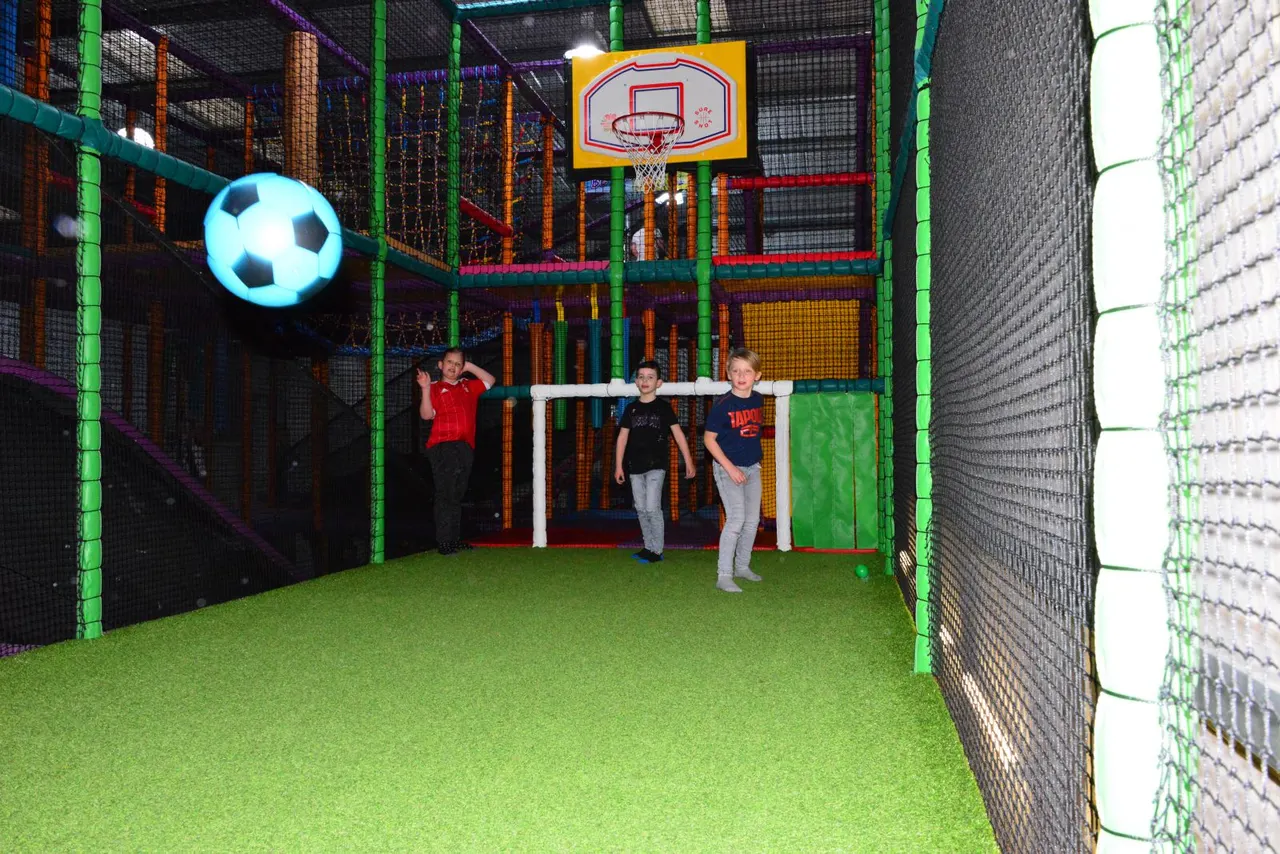 Three-storey soft-play frame at Squiggles Playden Hucknall