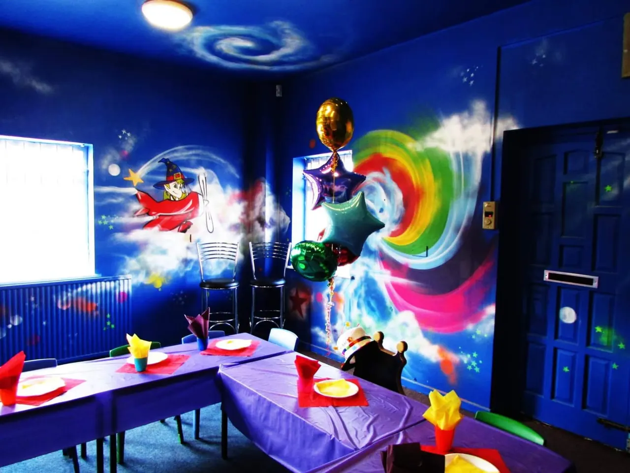Blue party room at Hocus Pocus Soft Play