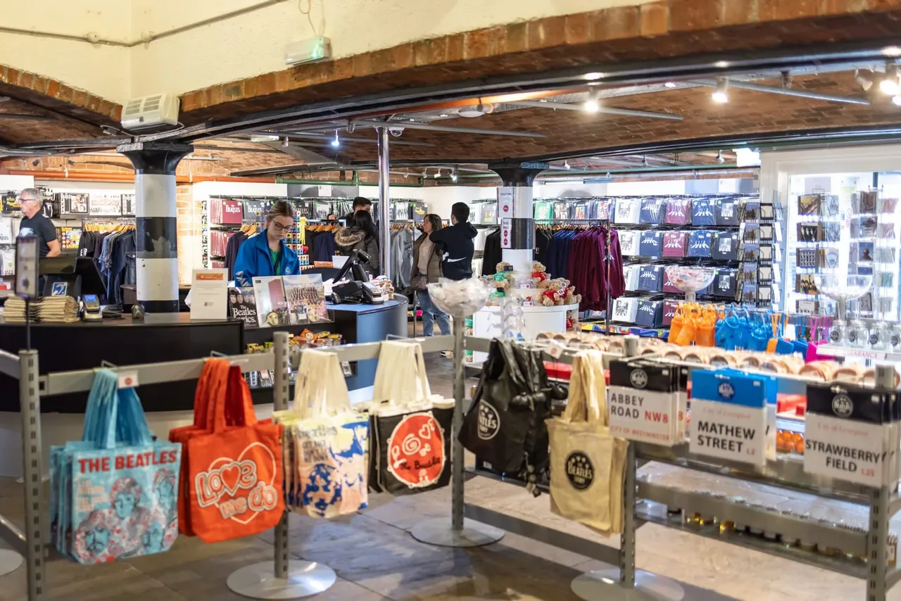 The Fab4 Store - Beatles Souvenir Gift Shop