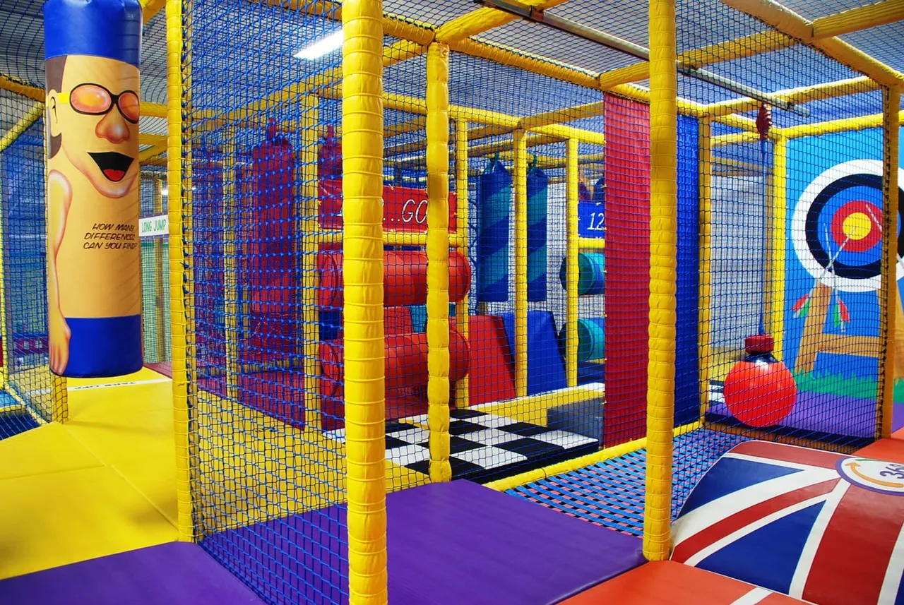 Main soft-play frame at 360 Play Leicester