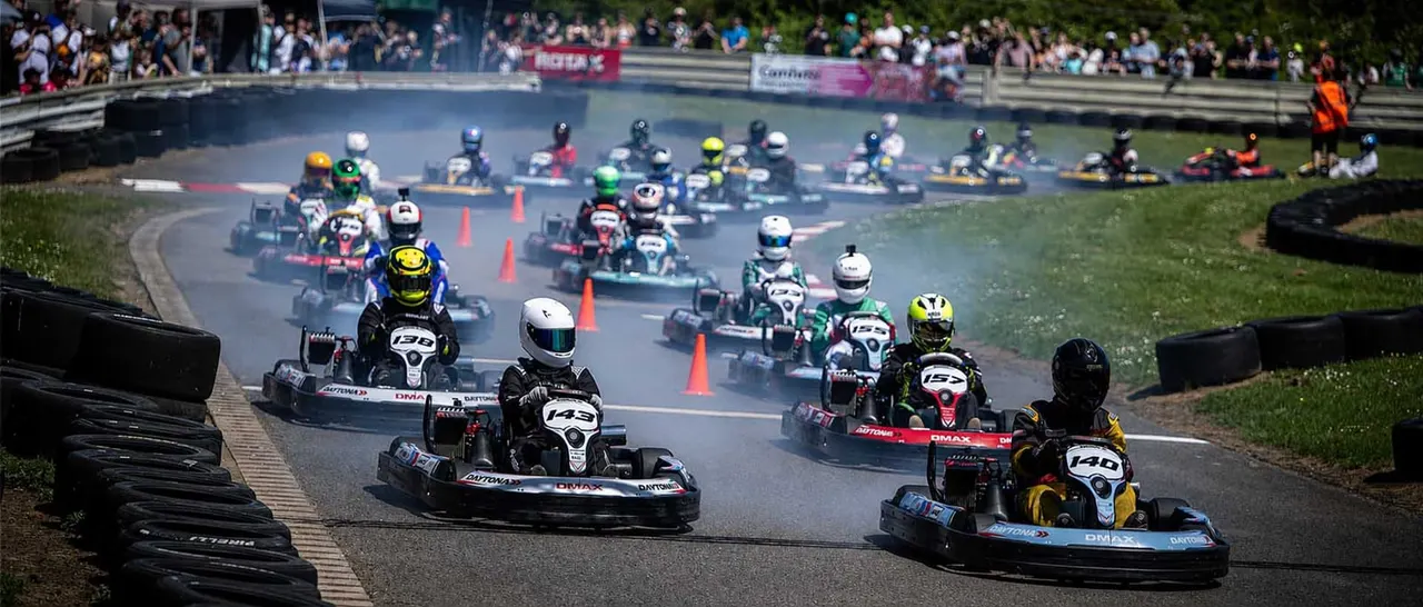 DMAX go-kart trailing smoke on Daytona outdoor circuit