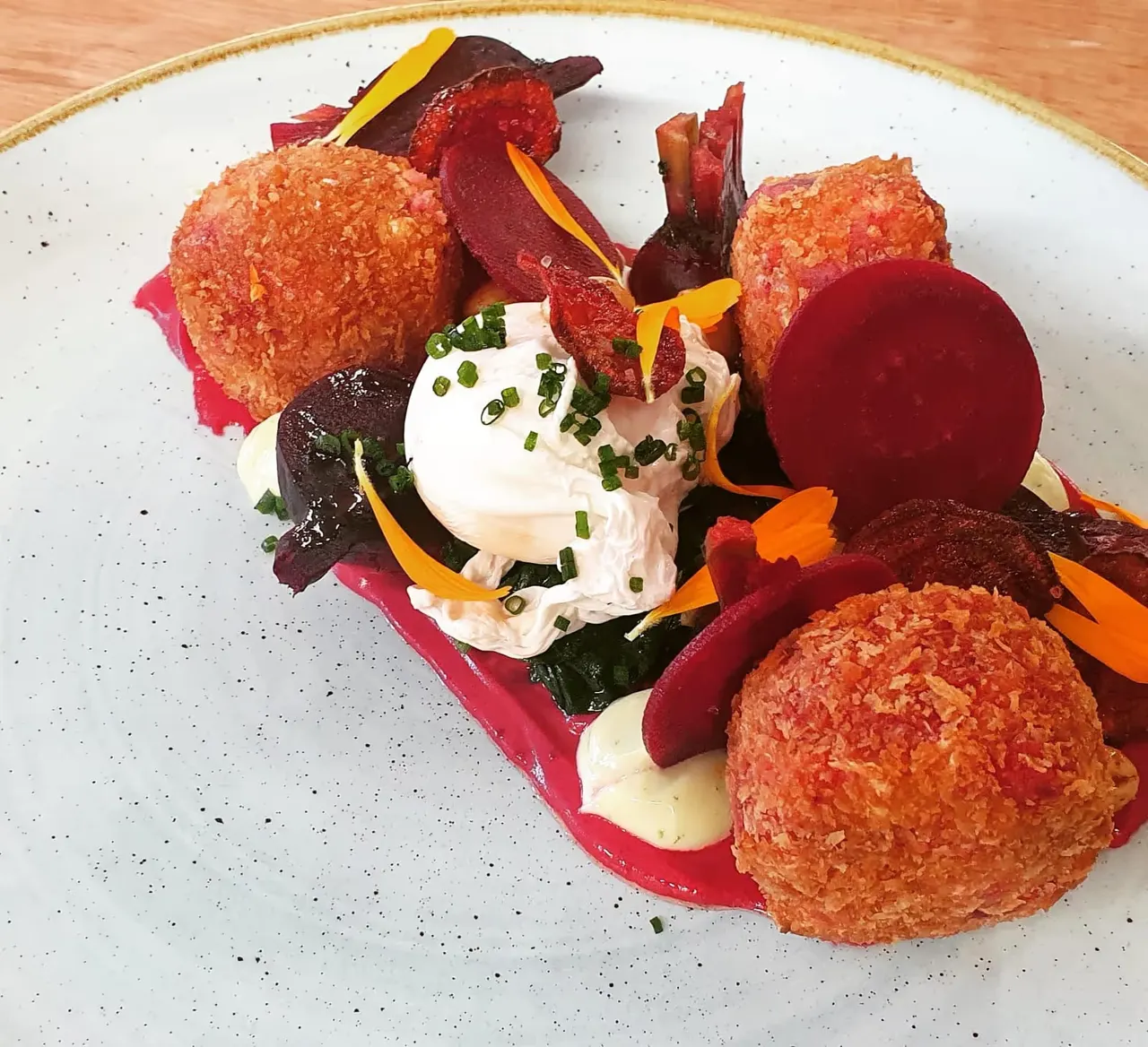 Yolk Farm Restaurant/Cafe