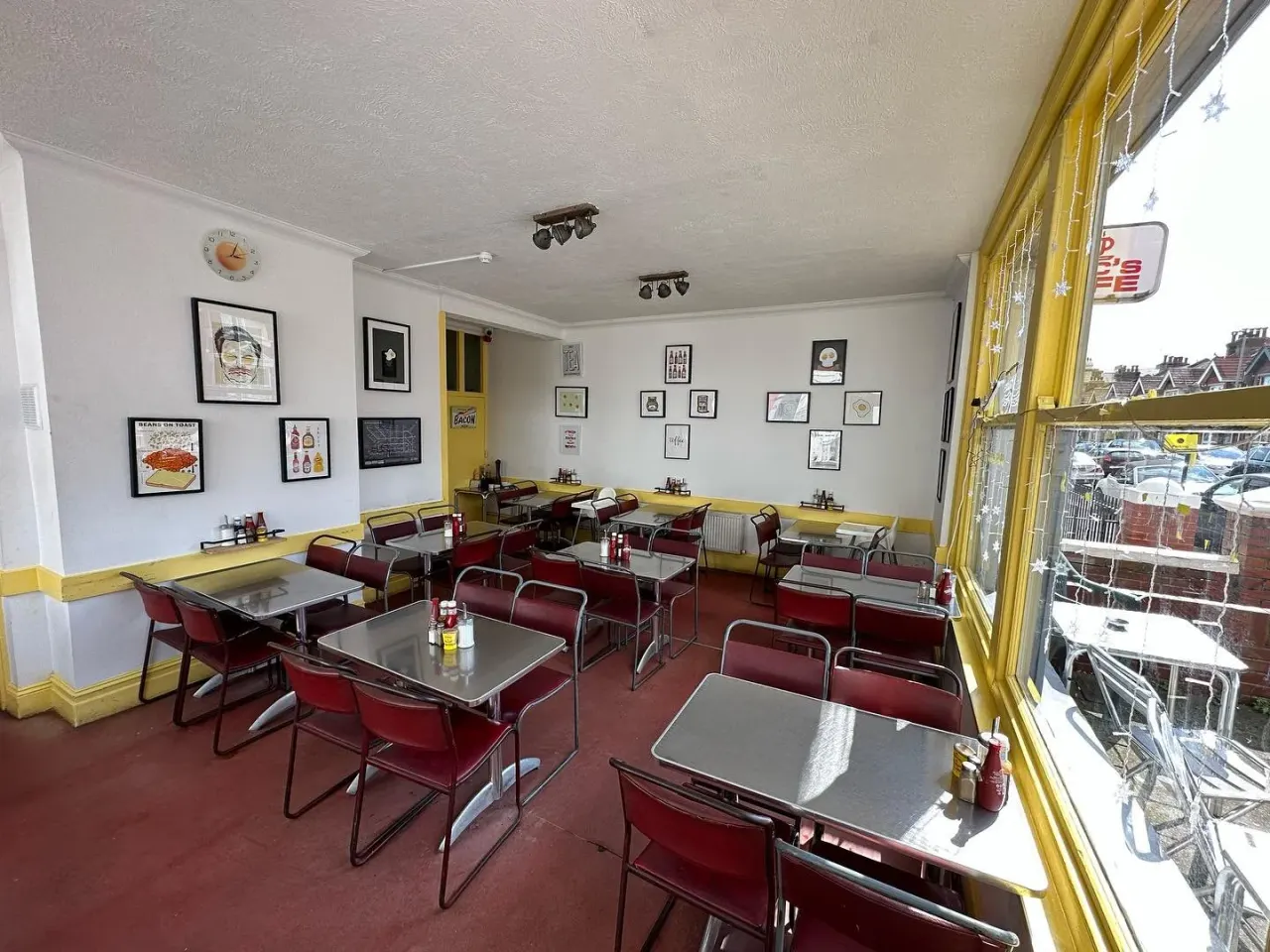 Roedean Cafe & Mini Golf Course - Brighton beach