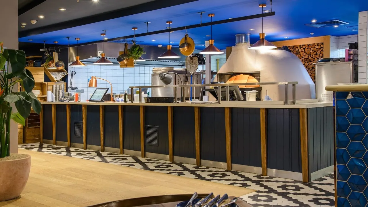 Zizzi restaurant interior