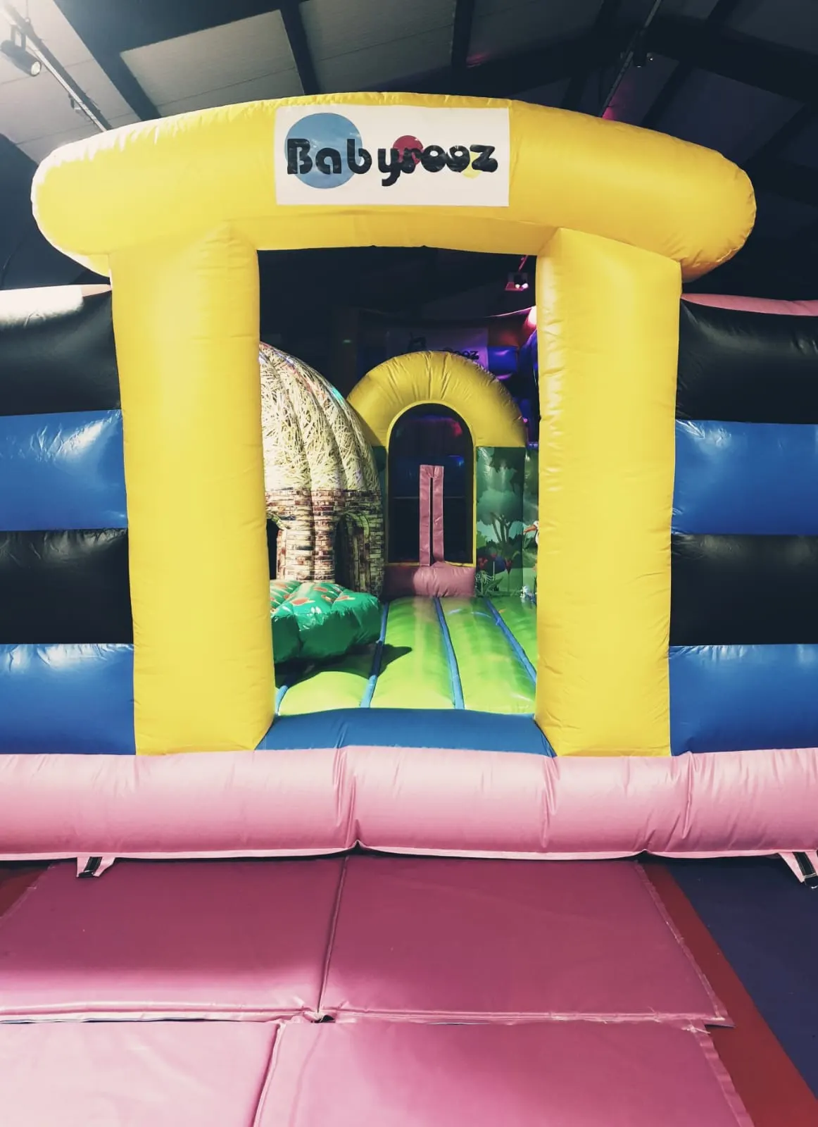 Jumparooz Trampoline and Inflatable Park
