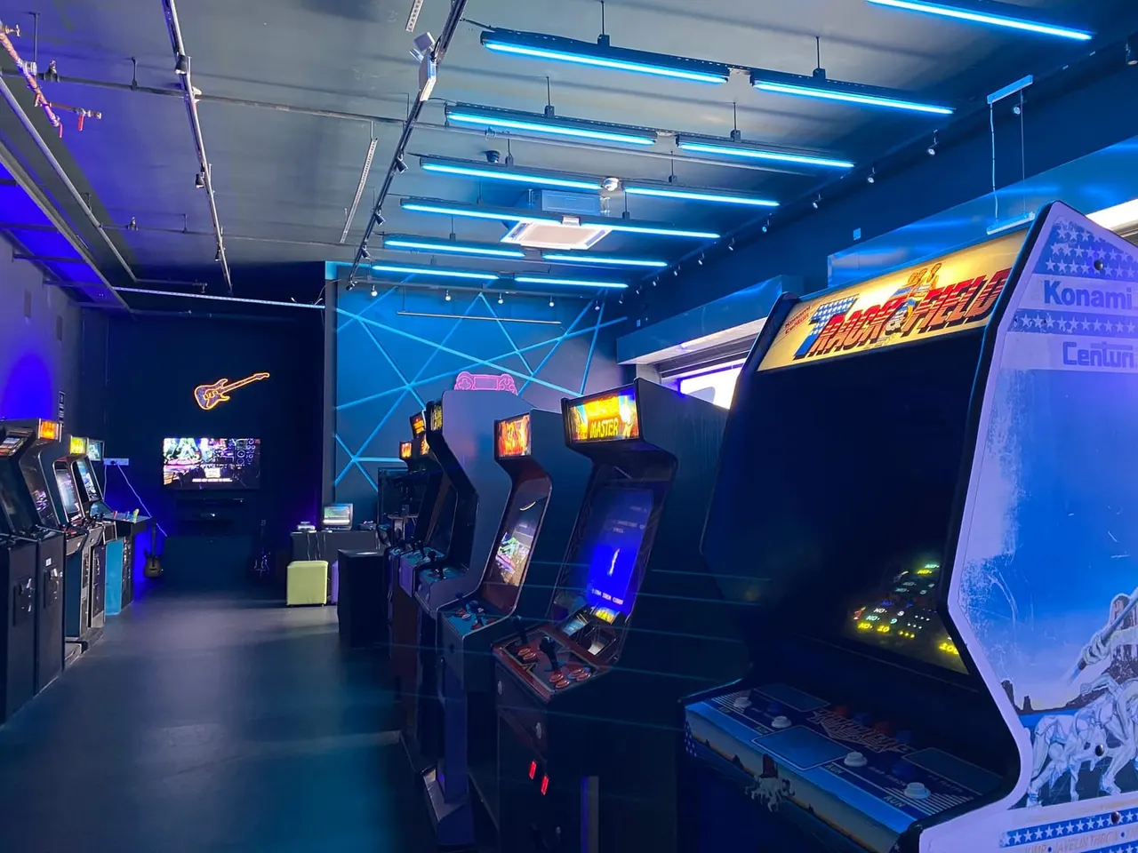 The Retro Room - Vintage 80s Arcade