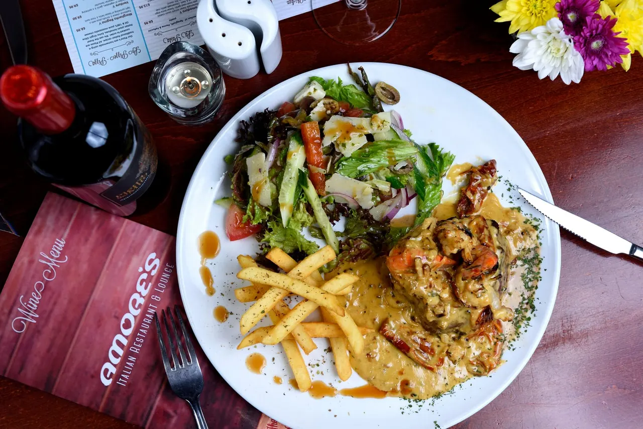 Amores Gedling restaurant dining room