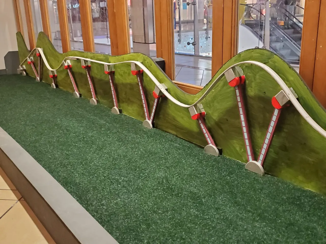 Roller coaster-themed hole at Seasons
