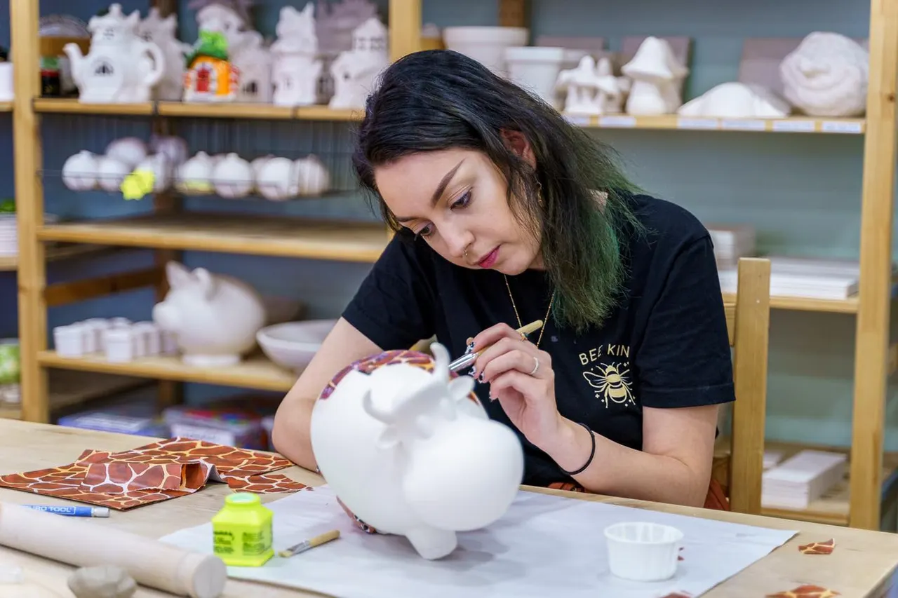Studio pottery painting at The Glazey Place Mansfield