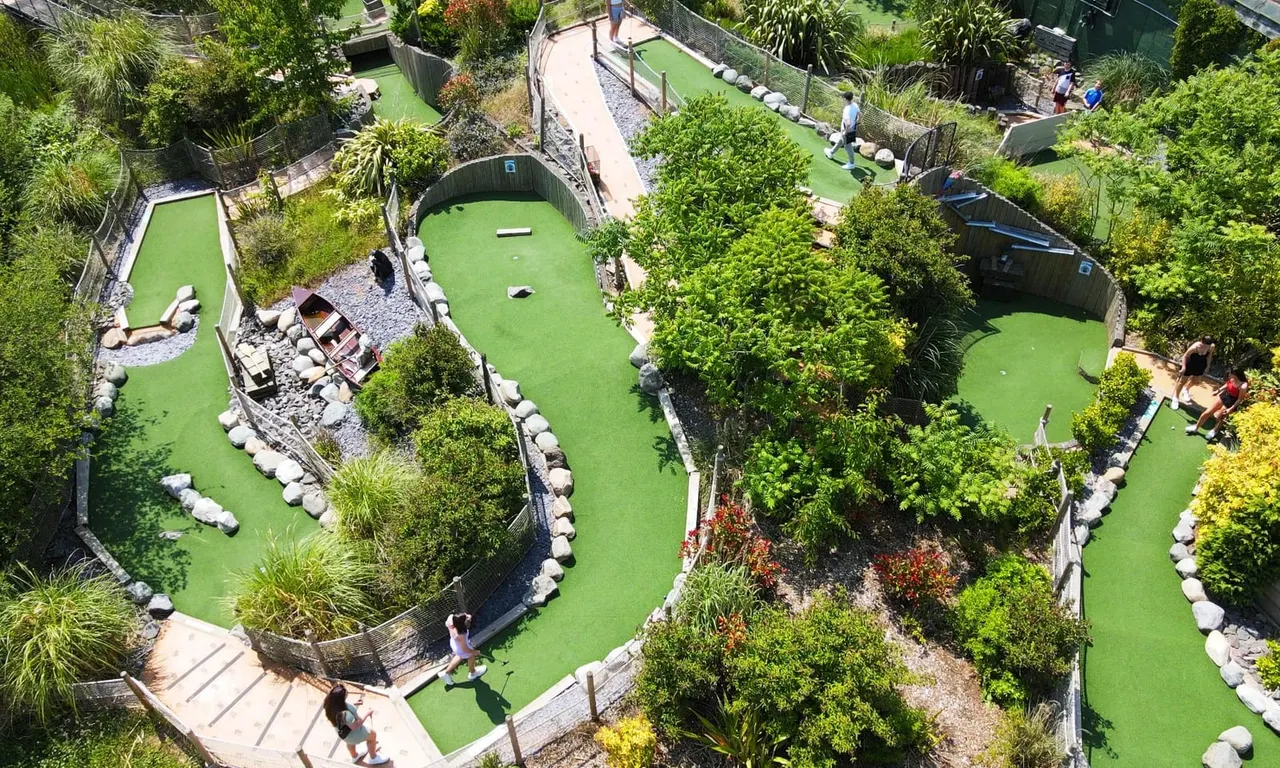 Crazy Golf & Adventure Golf in Leicester