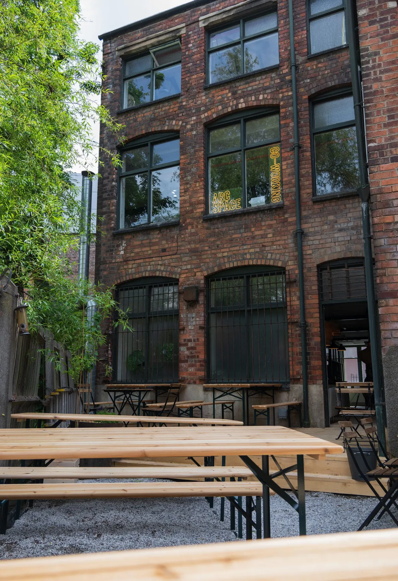 Kawfee cafe seating