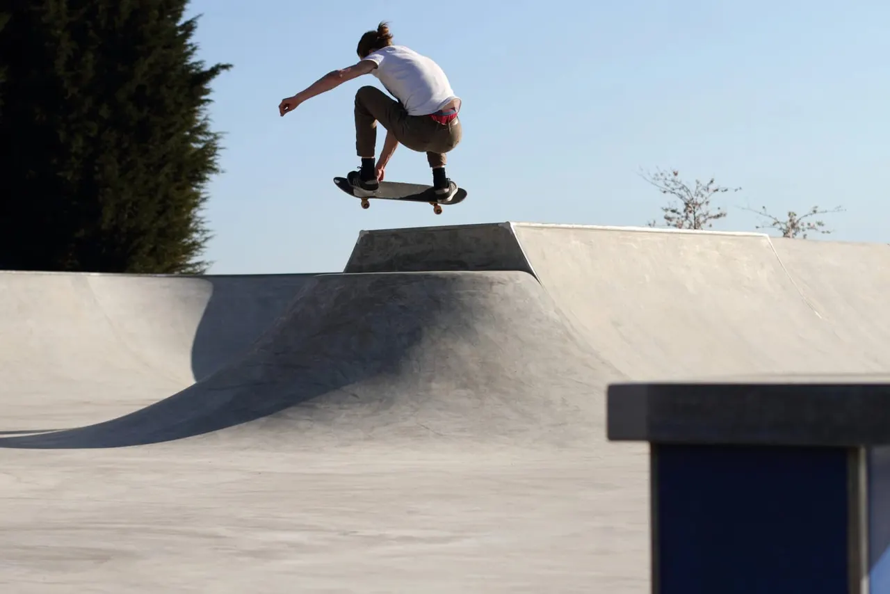 Skater transfer action at The Hook skate park Lady Bay