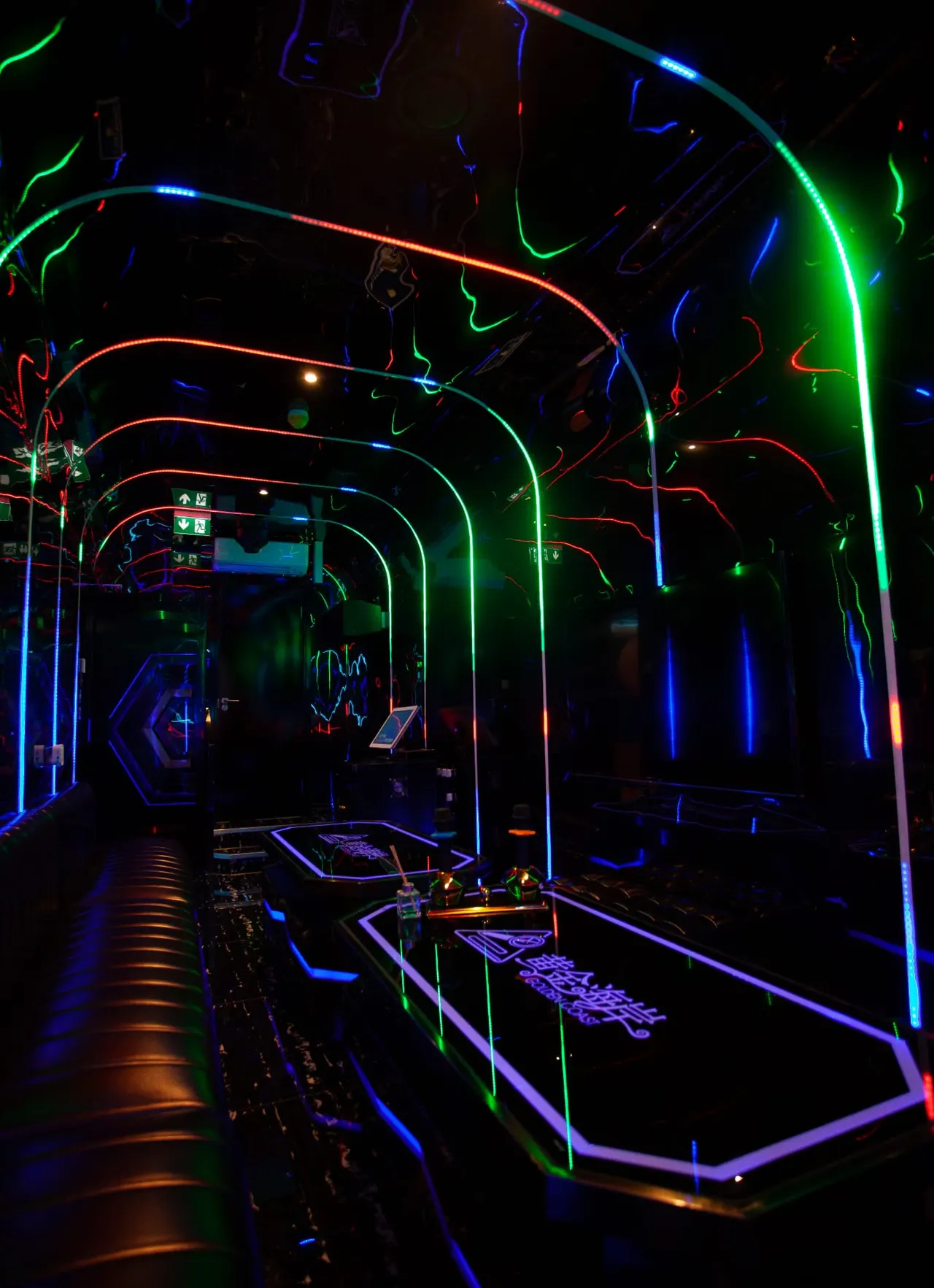 Golden Beach Karaoke Bar 黄金海岸KTV