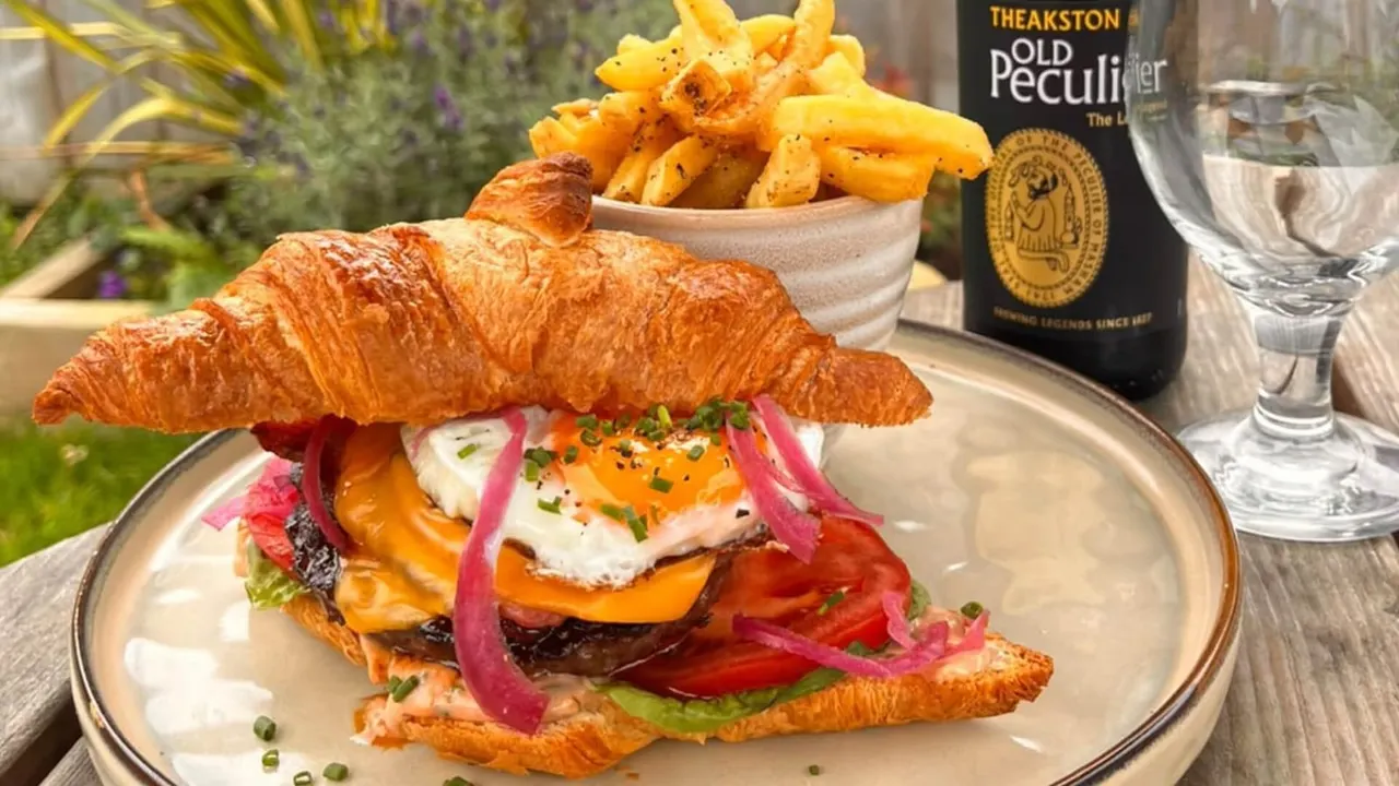 Yolk Farm Restaurant/Cafe
